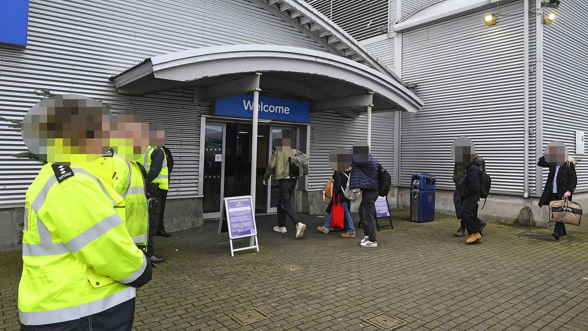 The ‘back door’ migrant route into Britain: Immigration crackdown as people smuggling gangs exploit soft border between UK and Ireland