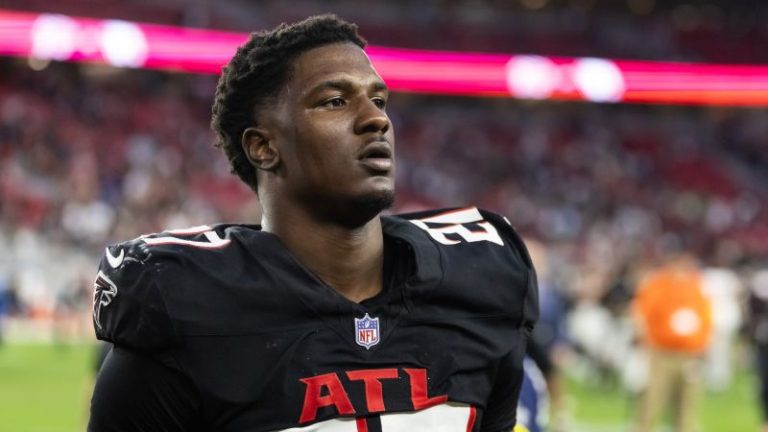 2025-12-25t224904z-2002251977-mt1usatoday27885105-rtrmadp-3-nfl-atlanta-falcons-at-arizona-cardinals