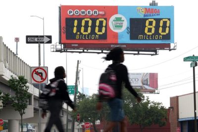 Powerball player in Illinois wins $1 billion jackpot