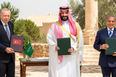 Saudi Arabia turns to Muslim military heavyweights in landmark defense pact as Iran war closes in