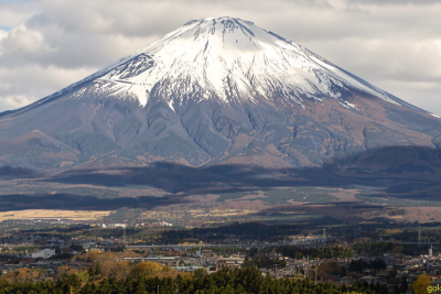 Man leaves tired 7-year-old son alone on Mount Fuji during family hike